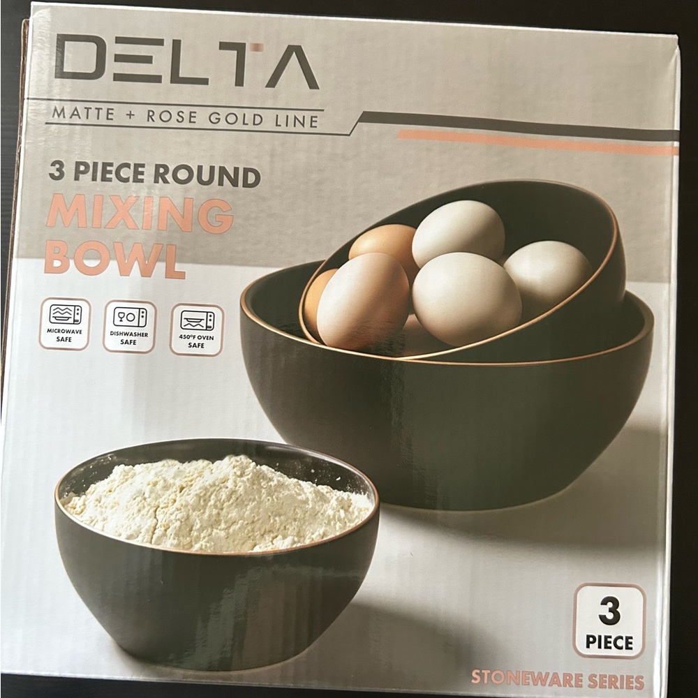 New in box Delta Matte Rose Gold 3 piece Mixing Bowl Set